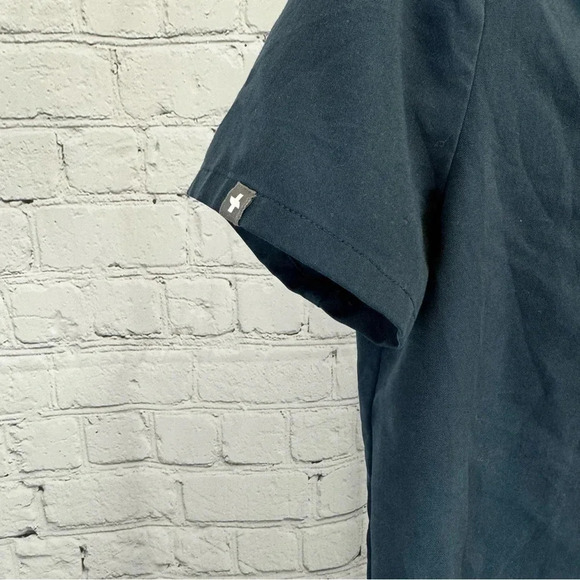 Figs Scrub Top Size XS - Picture 3 of 5